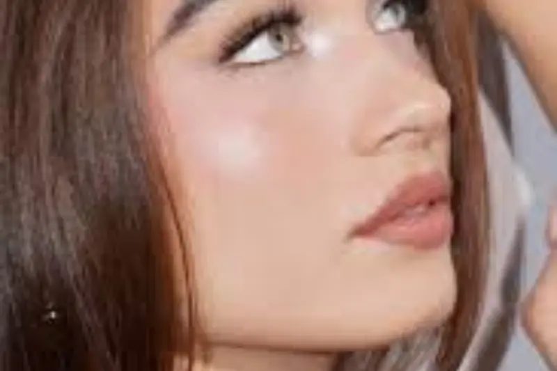 Adriana Lima Makeup Tutorial